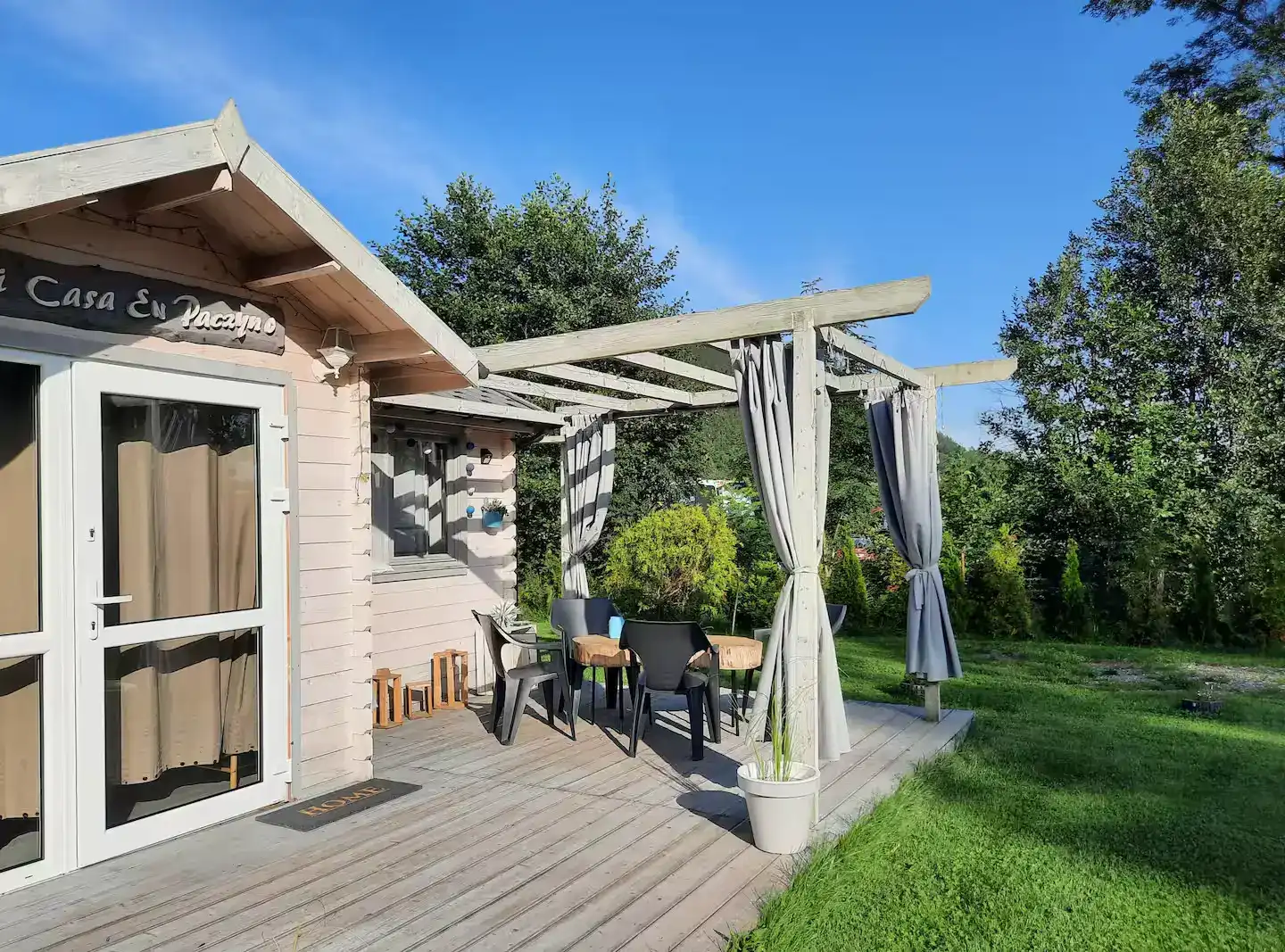 Sauna und überdachte Terrasse