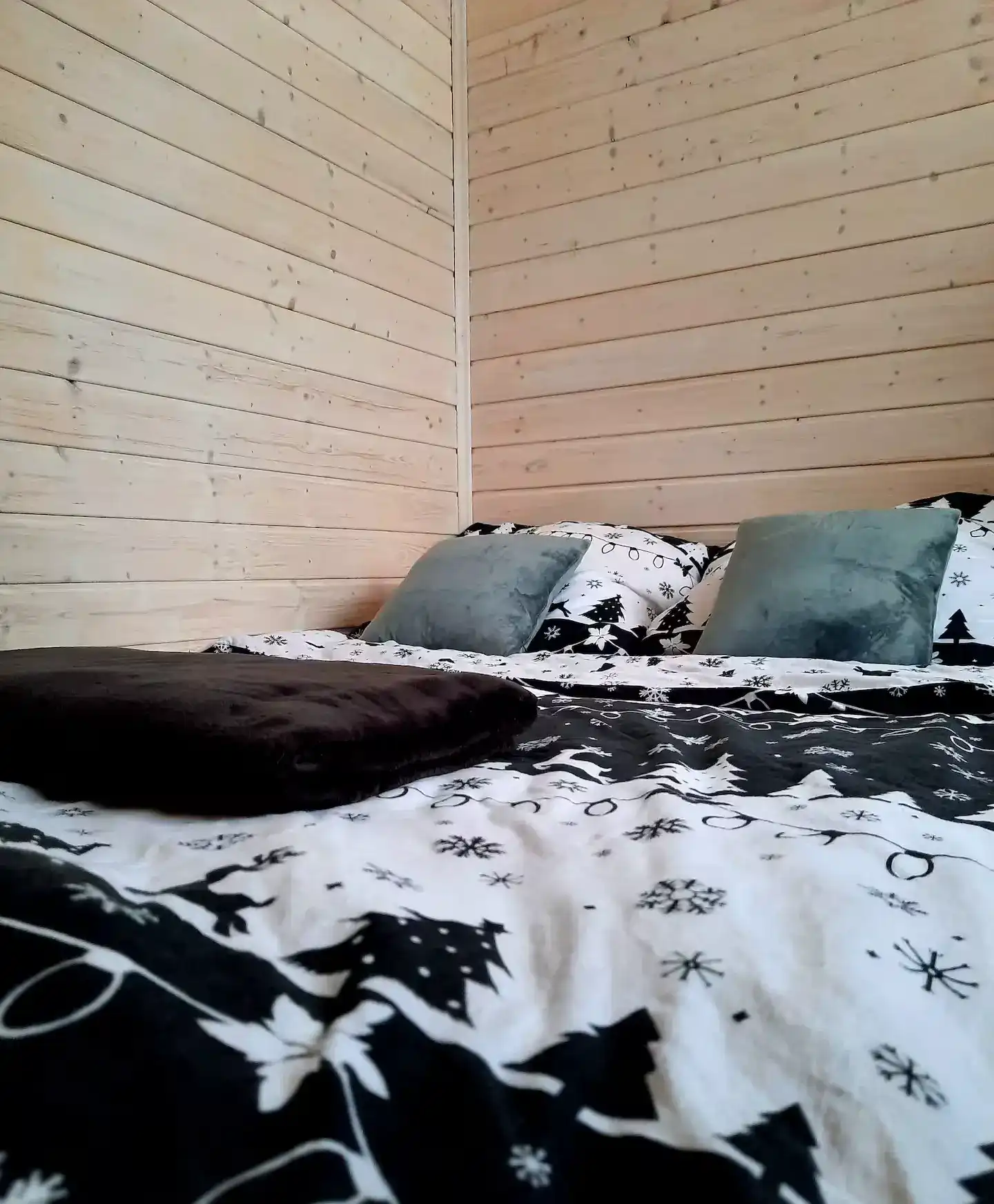 Schlafzimmer mit Doppelbett