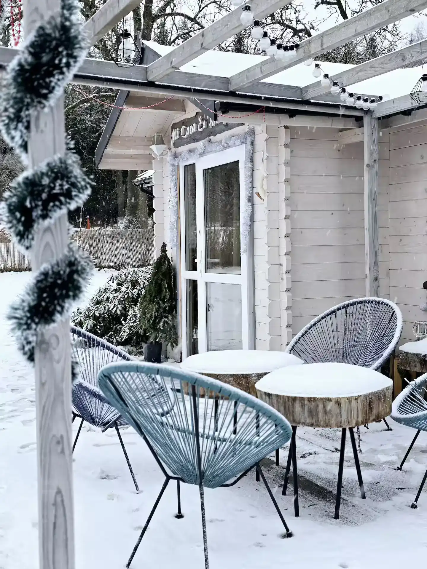 Terrasse und Garten im Winter