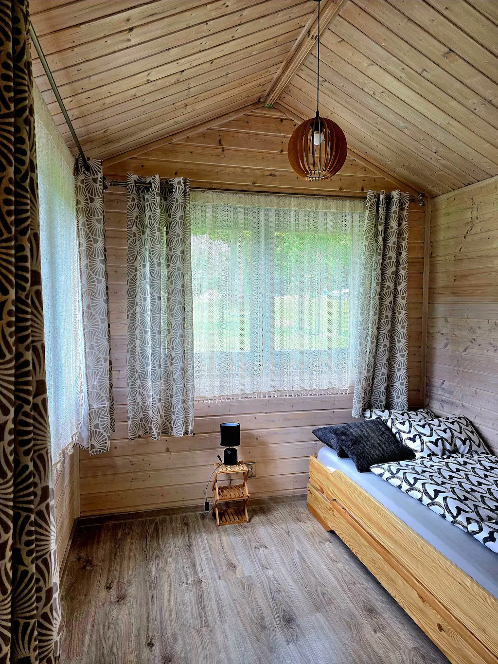 Helles Holzschlafzimmer
